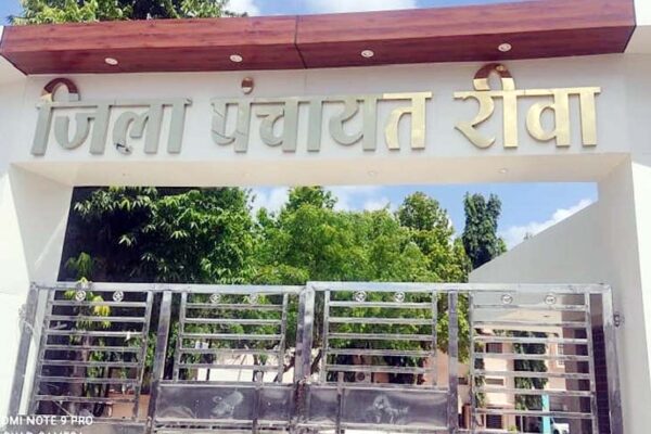 पहले प्रशासन नहीं देता ध्यान, फिर करता है कागजी कार्यवाही त्यौंथर के सरपंचों से वसूले जाने हैं डेढ़ करोड़