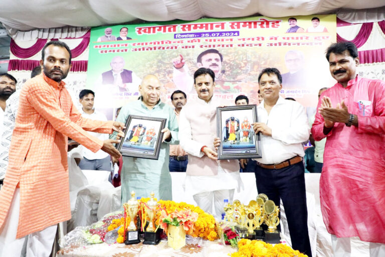 उप मुख्यमंत्री का गोविंदगढ़ में किया गया नागरिक अभिनंदन छुहिया घाटी में सडक़ मार्ग पर बनेगी सुरंग : राजेंद्र