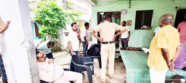 खजुहा गांव में हुई लाखों की चोरी