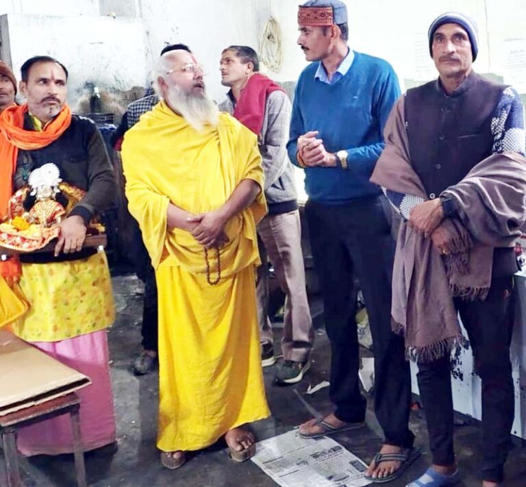 विंध्य भारत परिसर में पधारे ब्रह्मचारी अमयेश्वर प्रपन्नाचार्य महाराज, सबको दिया आशीष और विंध्य भारत को कहां सर्वश्रेष्ठ अखबार