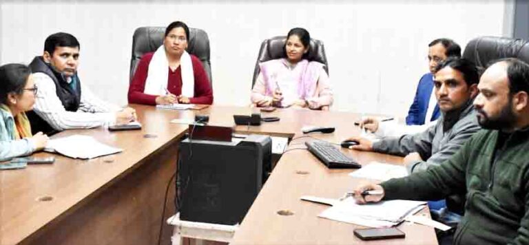 दुर्घटना संभावित क्षेत्रों में दुर्घटना रोकने के उपाय तत्काल करें : कलेक्टर
