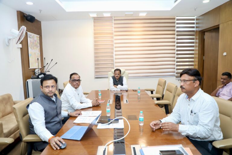 उप मुख्यमंत्री श्री शुक्ल ने रीवा जिले में लोक निर्माण विभाग के आधारभूत संरचना विकास कार्यों की विस्तृत समीक्षा की