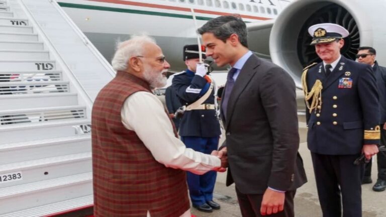 नीदरलैंड की यात्रा के बाद प्रधानमंत्री पहुंचे स्वीडन, नीदरलैंड में17 समझौते पर हस्ताक्षर किए