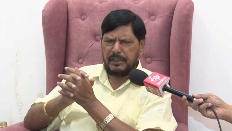 मोदी जी संविधान का सम्मान करने वाले एकमात्र नेता :अठावले