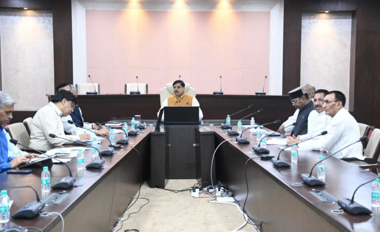 अल्प वर्षा से निपटने के लिए सभी विभाग करें समन्वित तैयारी : डॉ. यादव
