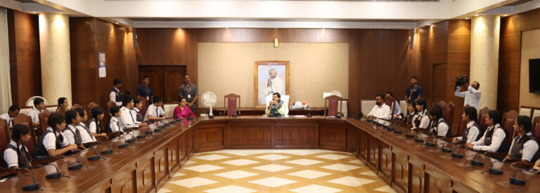 राष्ट्र निर्माण में सक्रिय भूमिका निभाना जागरूक नागरिक की पहचान : डॉ. यादव