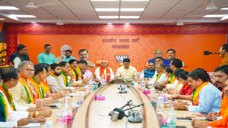 मप्र बीजेपी प्रभारी की नेताओं को नसीहत, पार्टी में छोटा बड़ा नेता कुछ नहीं होता :बिप्लब देव